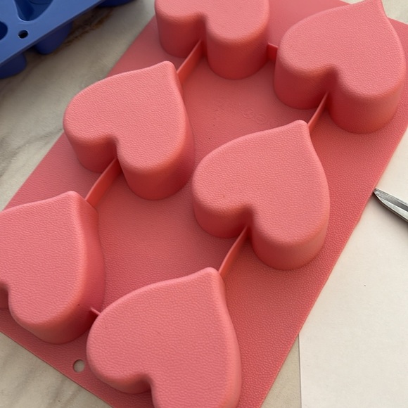 Handstand Kitchen butterfly/rainbow/heart cake mold - Picture 3 of 4